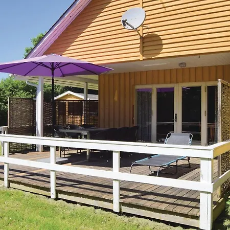 別荘 Three-bedroom In *